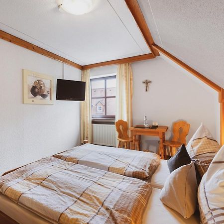 Fremden- Und Monteurzimmer "Zum Ochsen" Flieden المظهر الخارجي الصورة